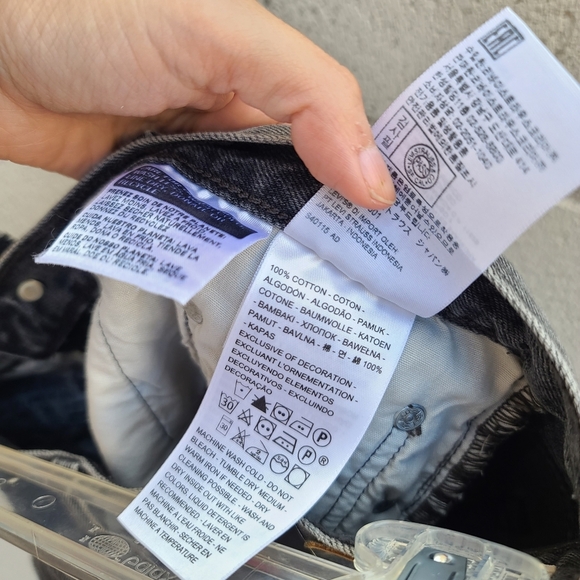 Levi's | 501 Original Cutoff Denim Shorts In Eat Your Words NEW Size 29 - Picture 9 of 9